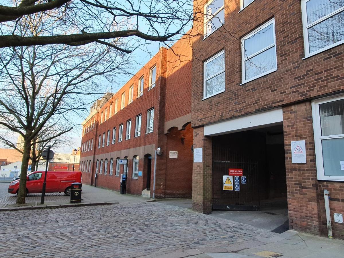Wolverhampton - Gated Parking - George House Buitenkant foto